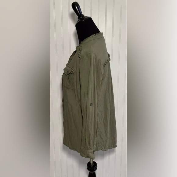 Sundance Womens Green Button Down Shirt with Ruffled Edge Size Medium Pockets - Picture 5 of 15